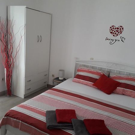 Private Accommodation Carevic دوبروفينك الغرفة الصورة
