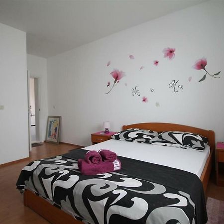 Private Accommodation Carevic دوبروفينك المظهر الخارجي الصورة