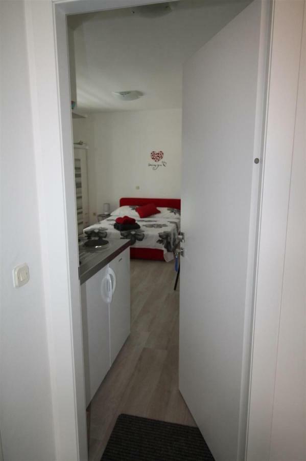Private Accommodation Carevic دوبروفينك المظهر الخارجي الصورة